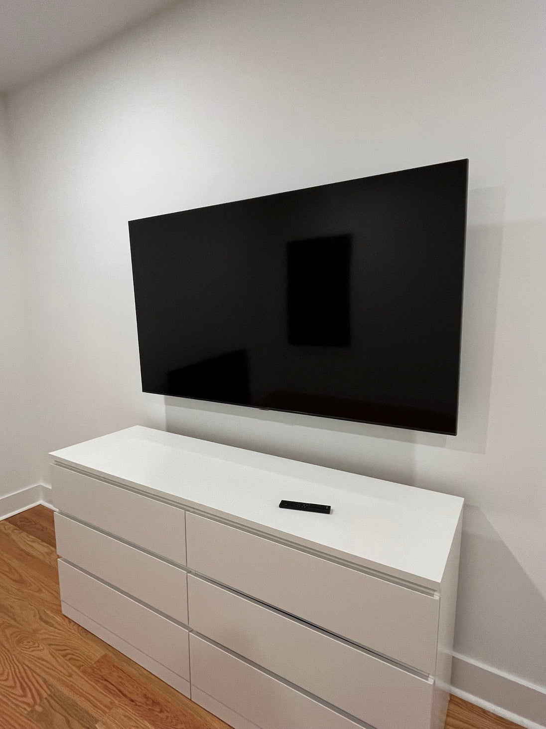 Tv Mounting With Wall Mount..