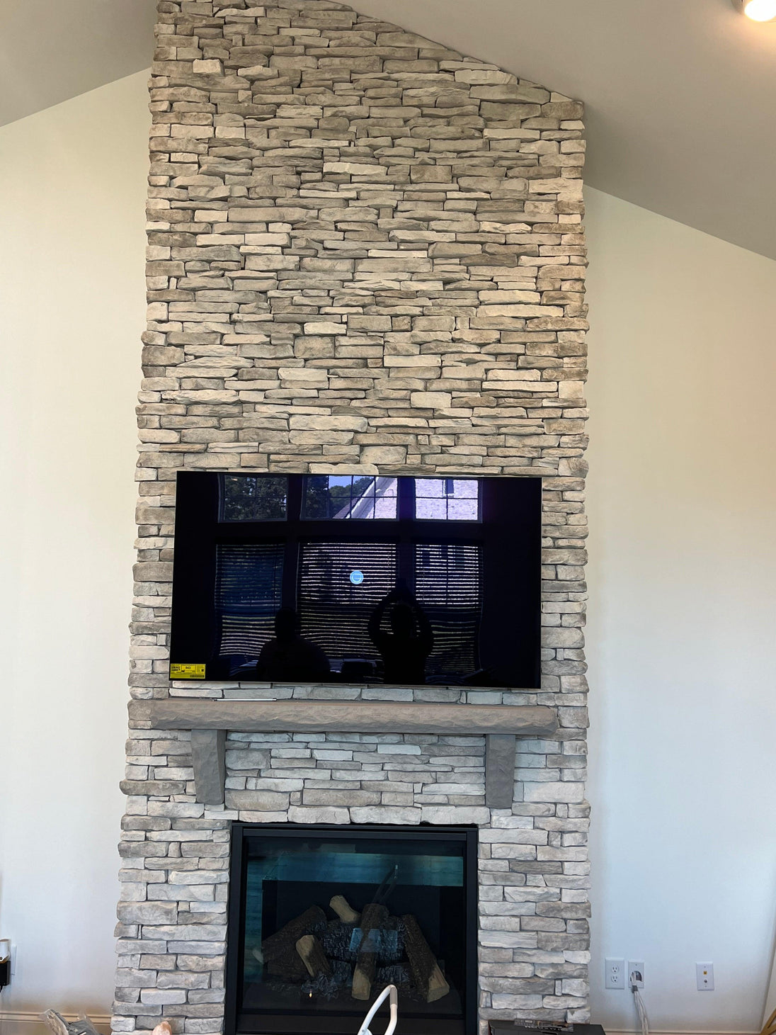 Tv Mounting With Wall Mount..